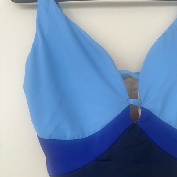 Swimsuits For All COLORBLOCK V-NECK ONE PIECE SWIMSUIT 16 - Picture 2 of 6